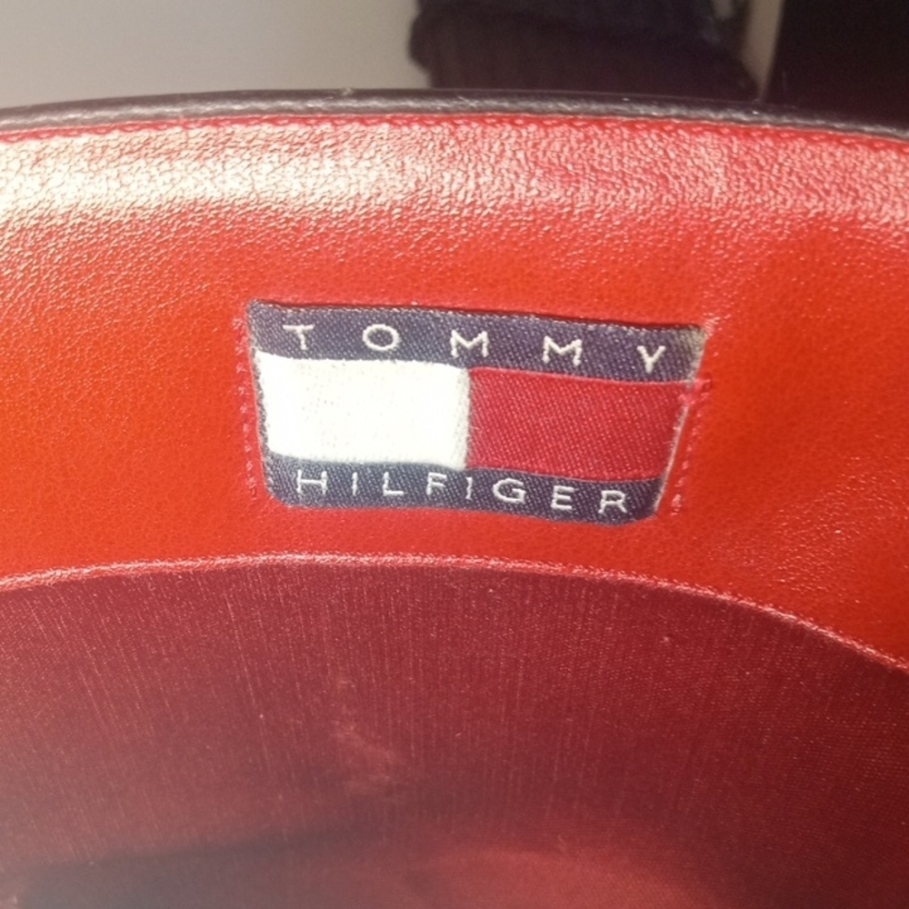 Tommy Hilfiger Black Heeled Zip-Up Boots with Red Lining - Picture 2 of 15